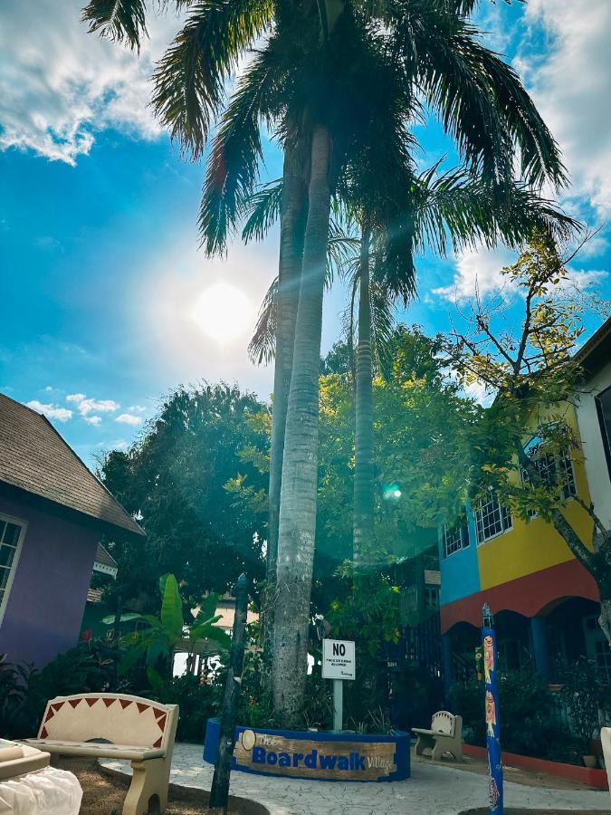 The Boardwalk Village 内格里尔 外观 照片